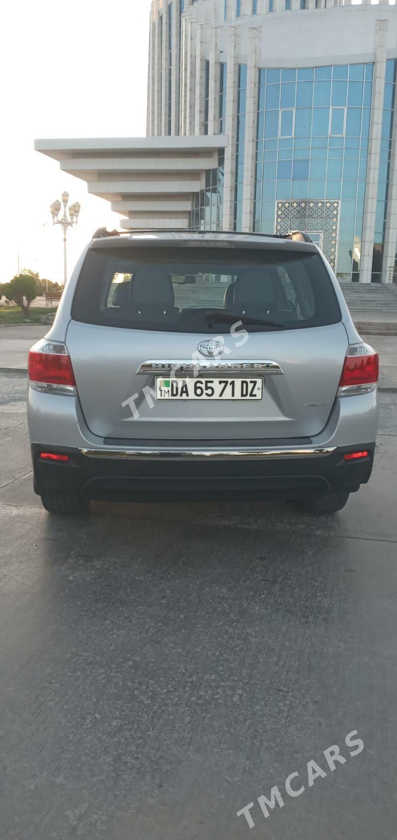 Toyota Highlander 2012 - 352 000 TMT - Дашогуз - img 8