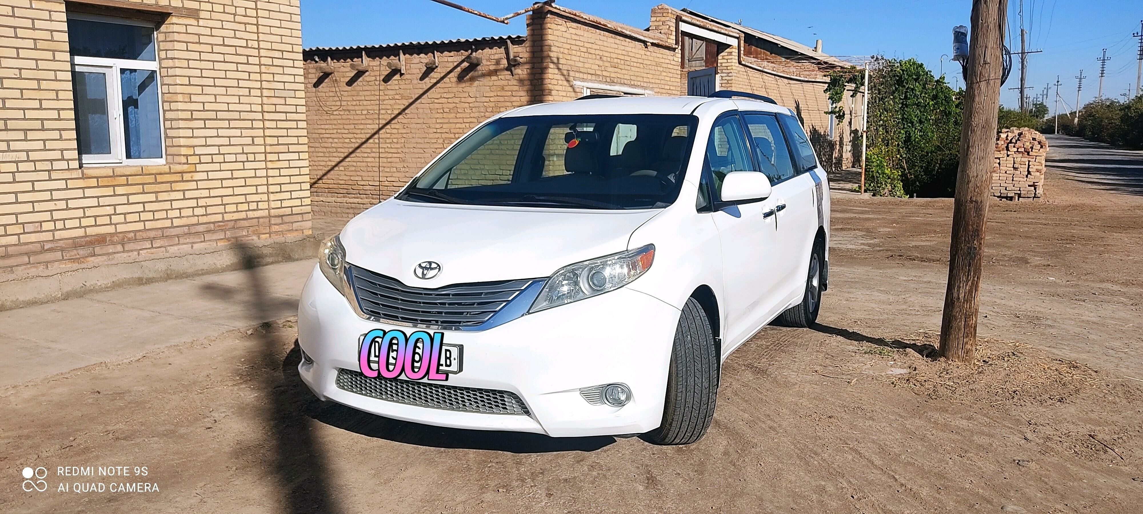 Toyota Sienna 2012 - 300 000 TMT - Türkmenabat - img 6