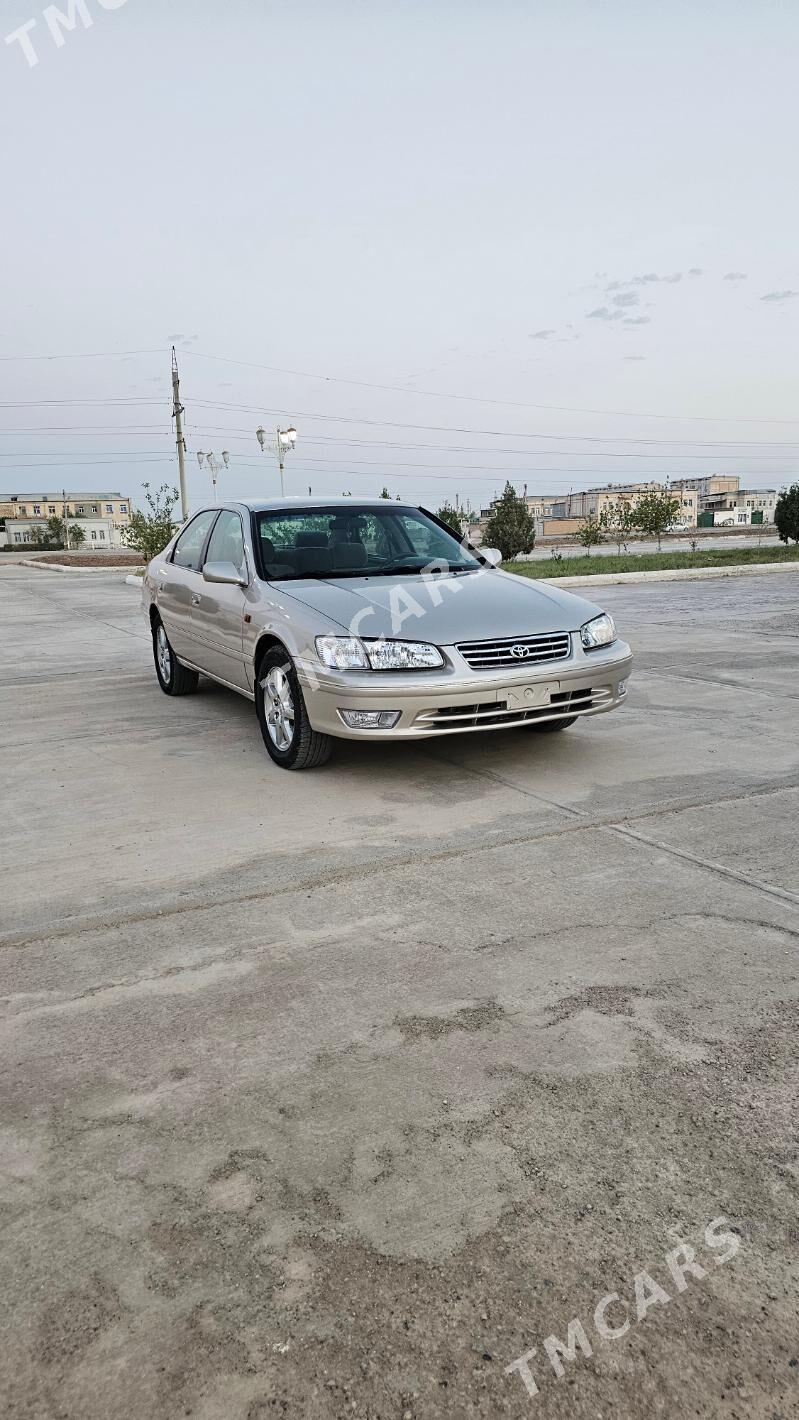 Toyota Camry 2000 - 123 000 TMT - Теджен - img 4