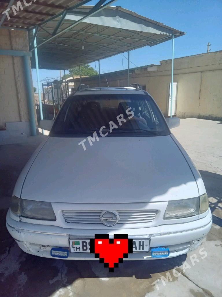 Opel Astra 1993 - 30 000 TMT - Bäherden - img 3