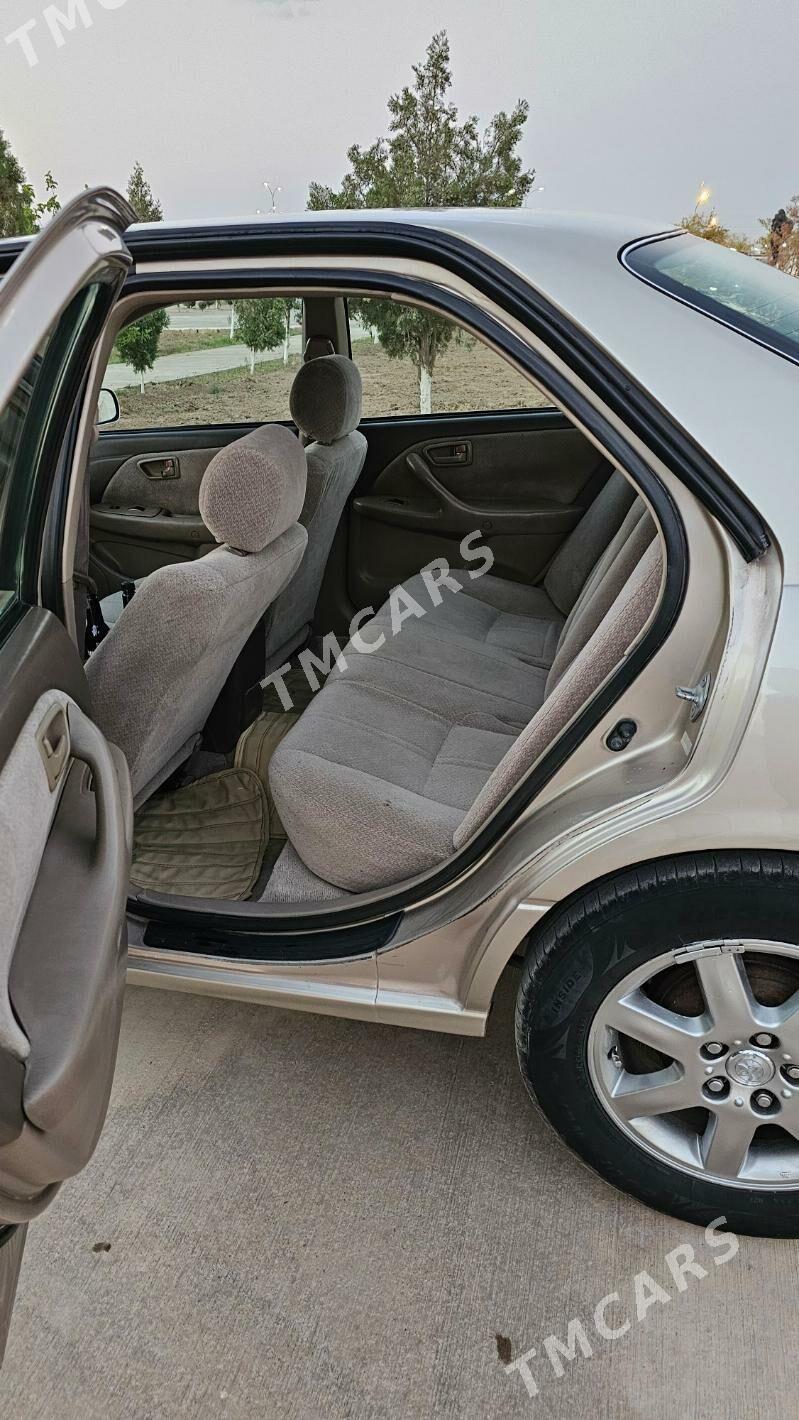 Toyota Camry 2000 - 123 000 TMT - Теджен - img 6