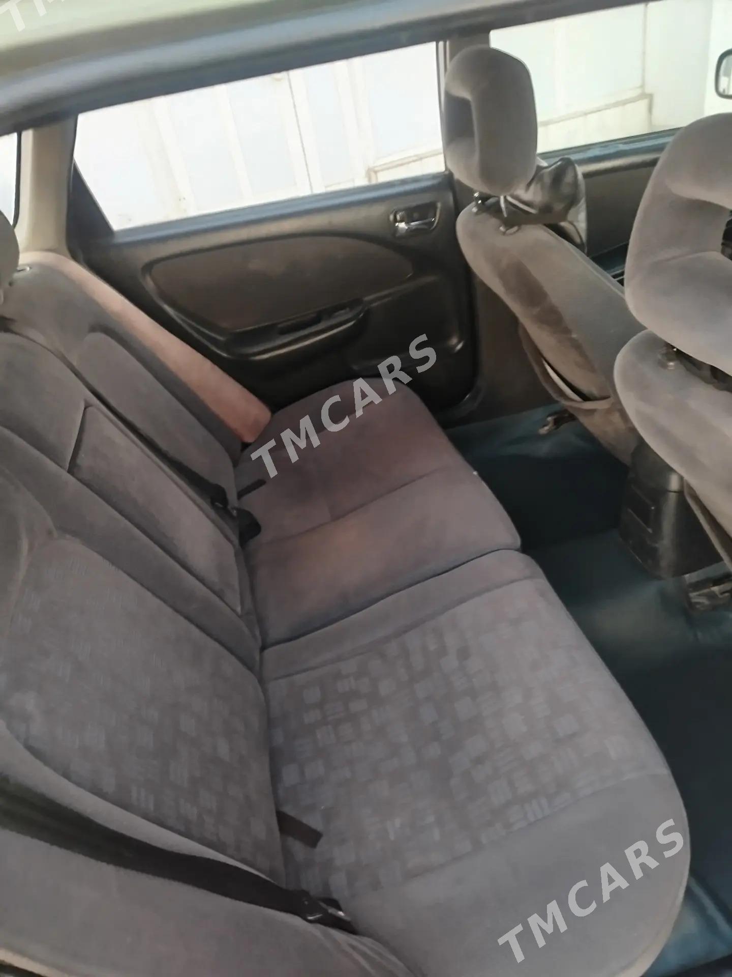 Toyota Avensis 2001 - 90 000 TMT - Türkmenabat - img 4