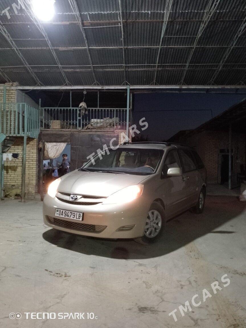 Toyota Sienna 2008 - 220 000 TMT - Türkmenabat - img 3