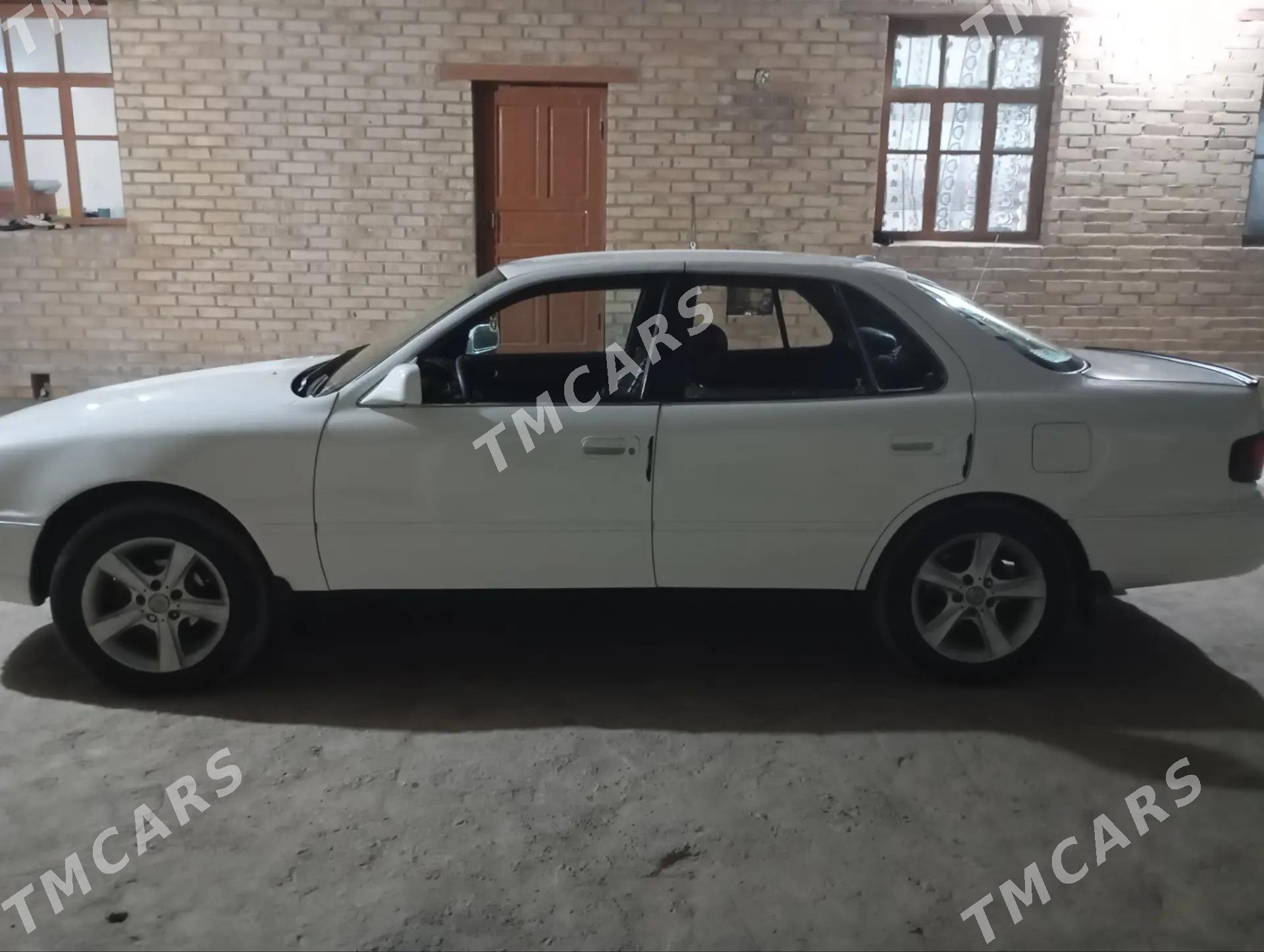 Toyota Camry 1993 - 65 000 TMT - Сакар - img 3