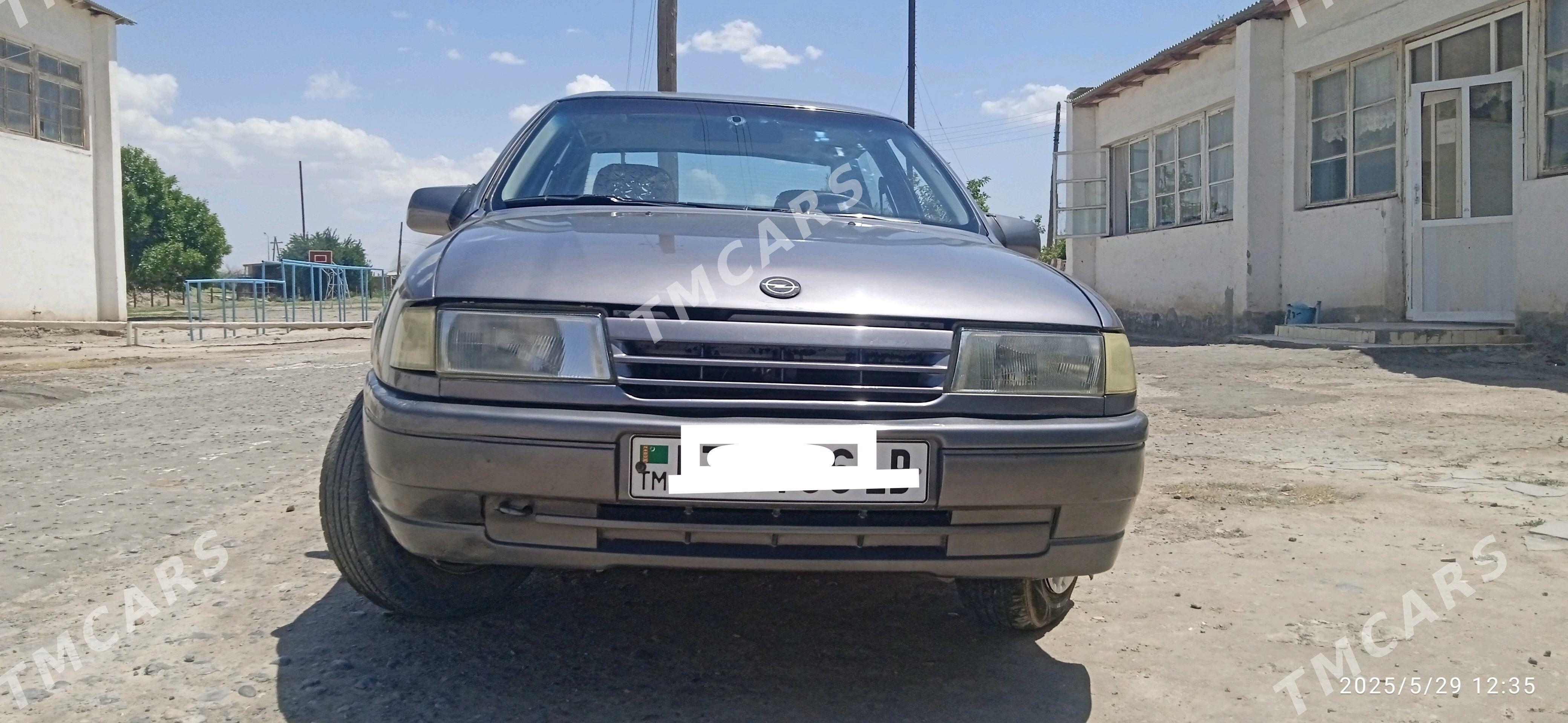 Opel Vectra 1991 - 32 000 TMT - Дянев - img 2