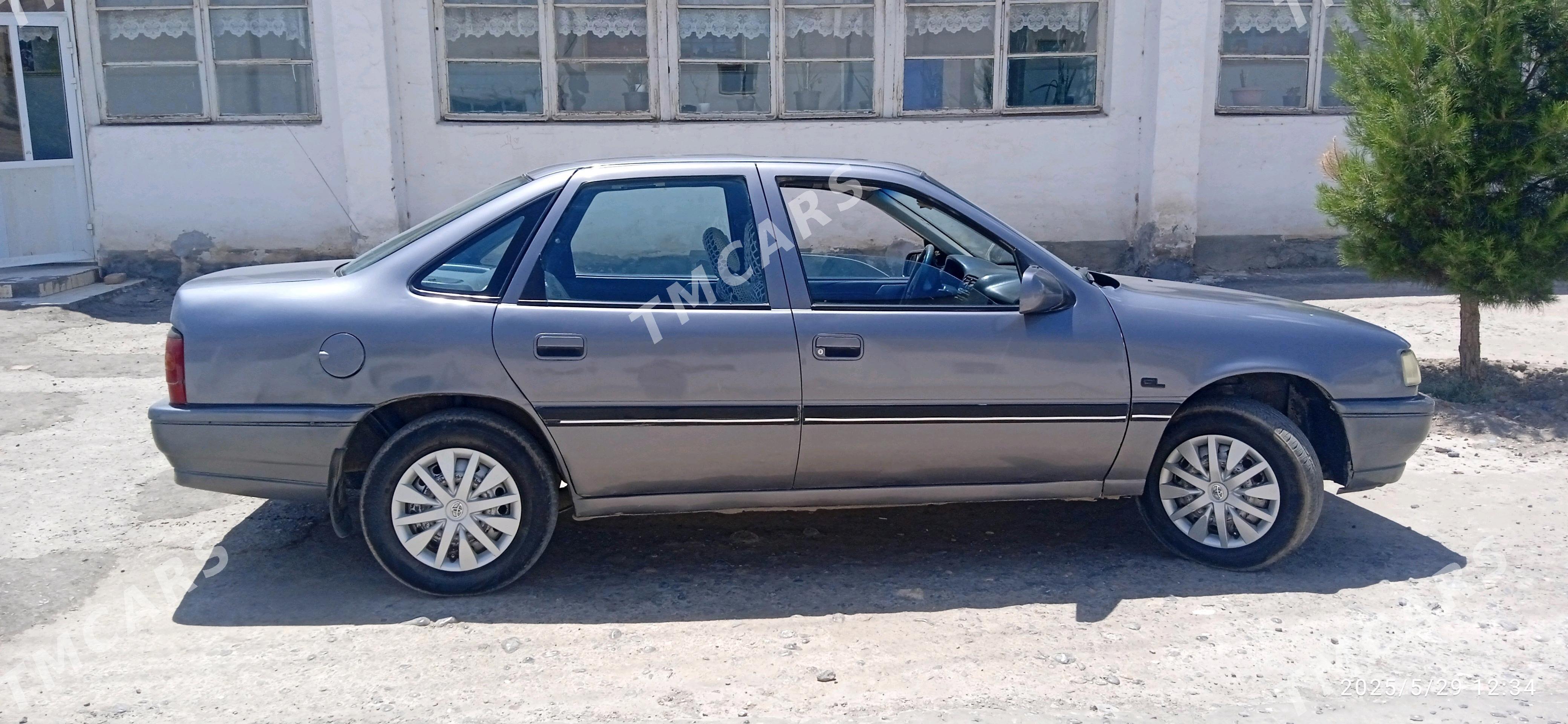 Opel Vectra 1991 - 32 000 TMT - Дянев - img 4
