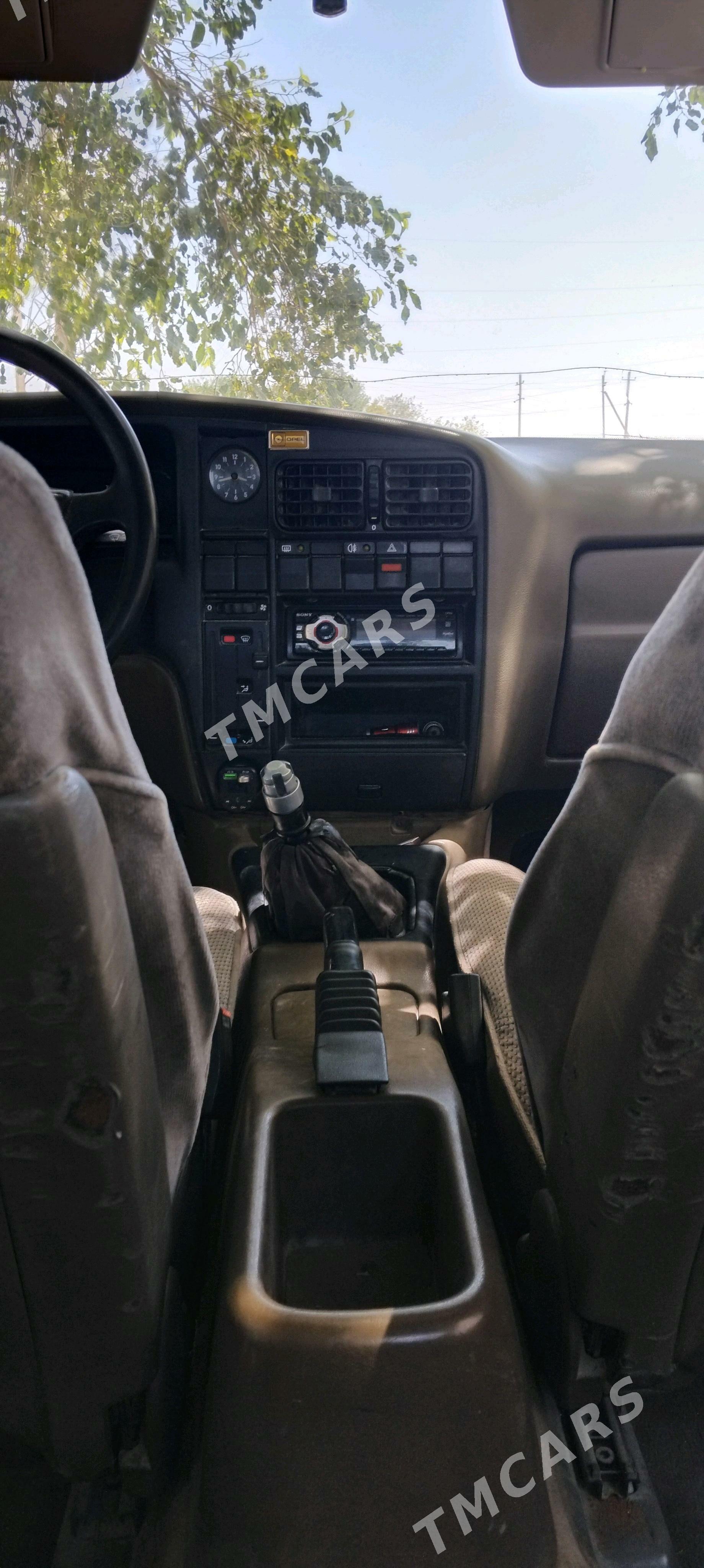 Opel Omega 1990 - 20 000 TMT - Бахарден - img 6