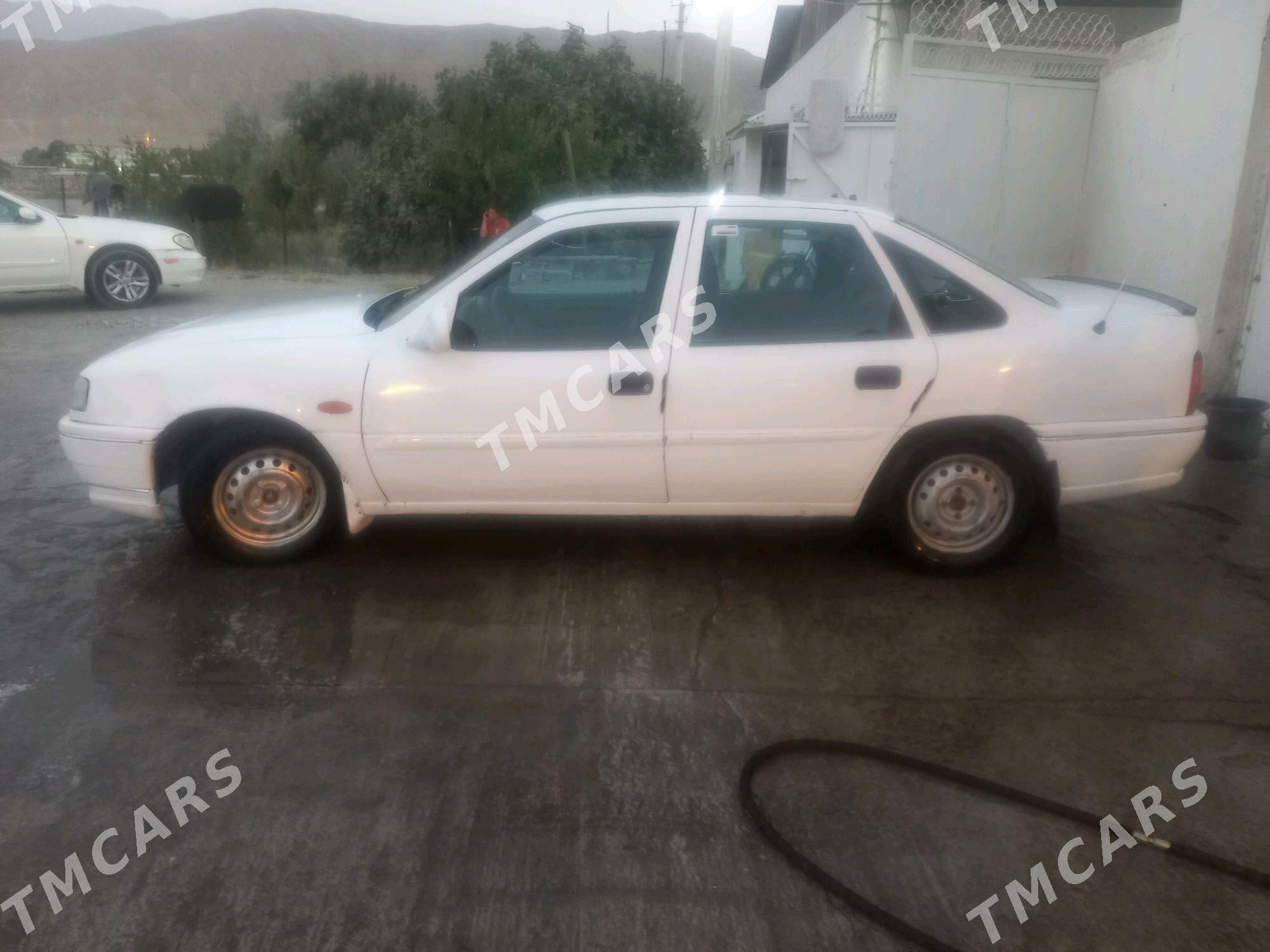 Opel Vectra 1989 - 24 000 TMT - Bäherden - img 5
