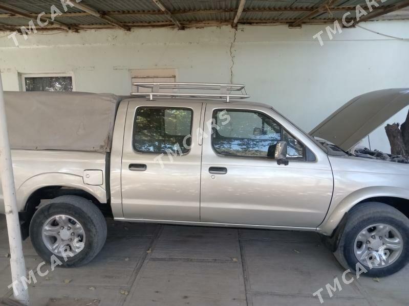 Nissan Navara 2004 - 90 000 TMT - Мары - img 4