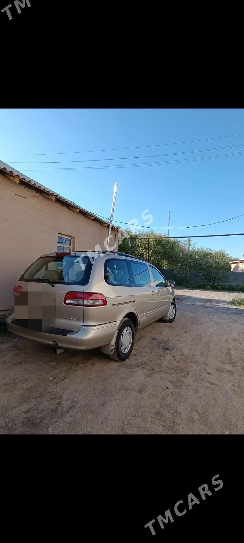 Toyota Sienna 2002 - 160 000 TMT - Болдумсаз - img 2