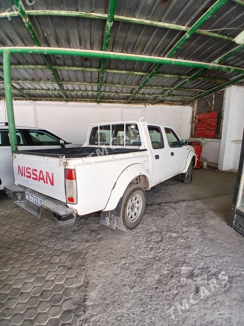 Nissan Navara 2011 - 75 000 TMT - Туркменабат - img 7