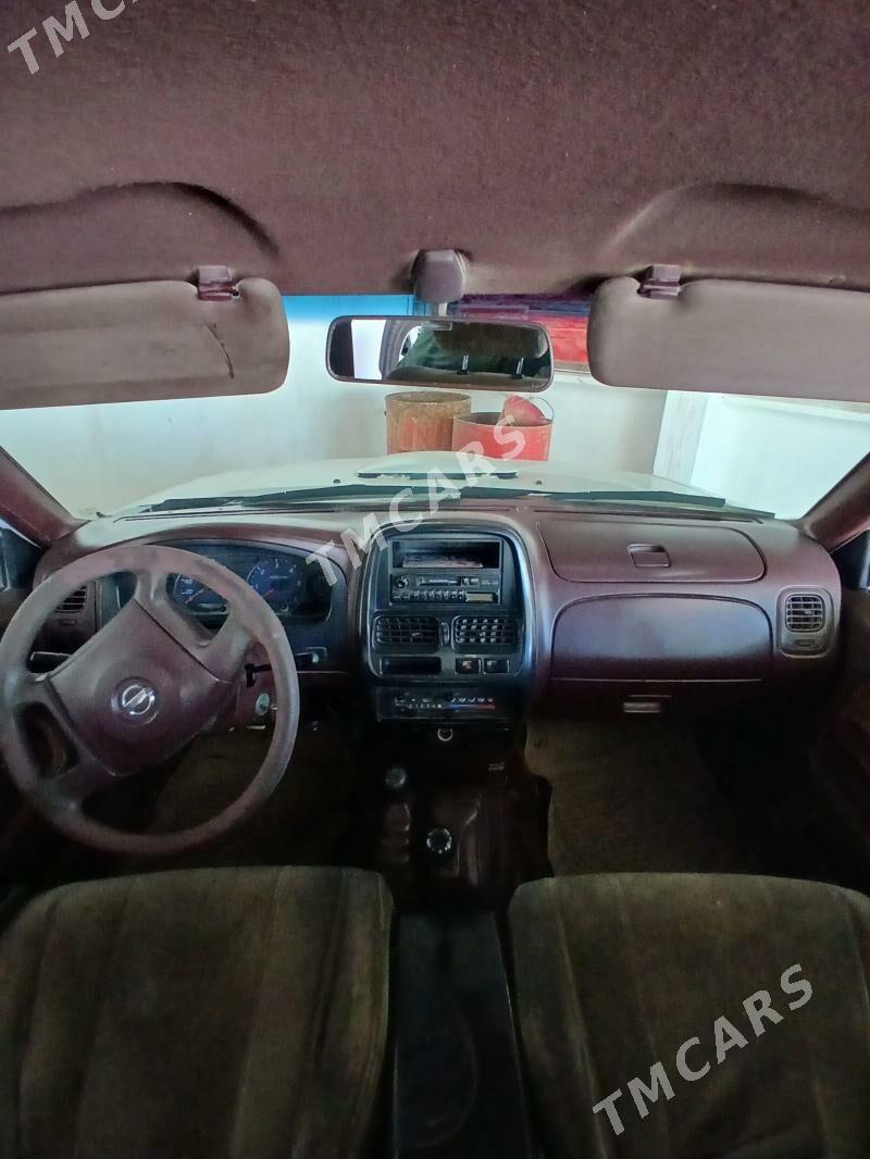 Nissan Navara 2011 - 75 000 TMT - Туркменабат - img 5