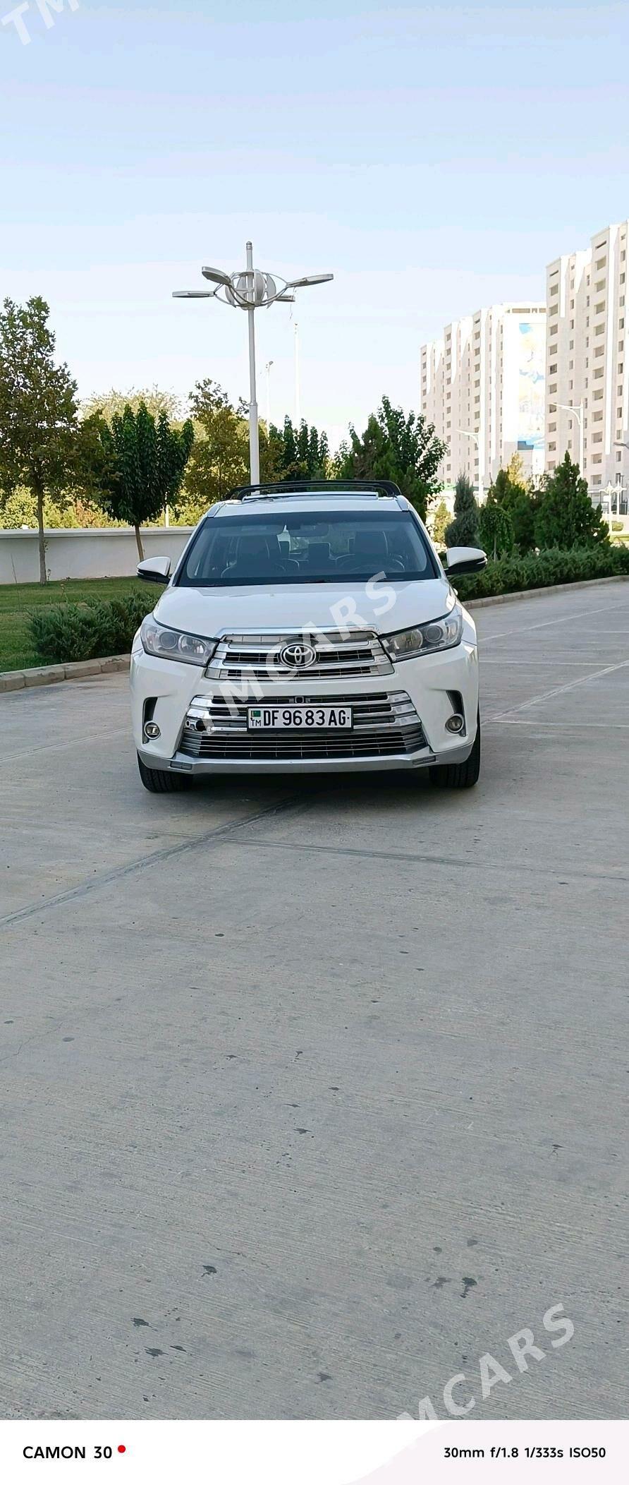 Toyota Highlander 2018 - 375 000 TMT - Aşgabat - img 2