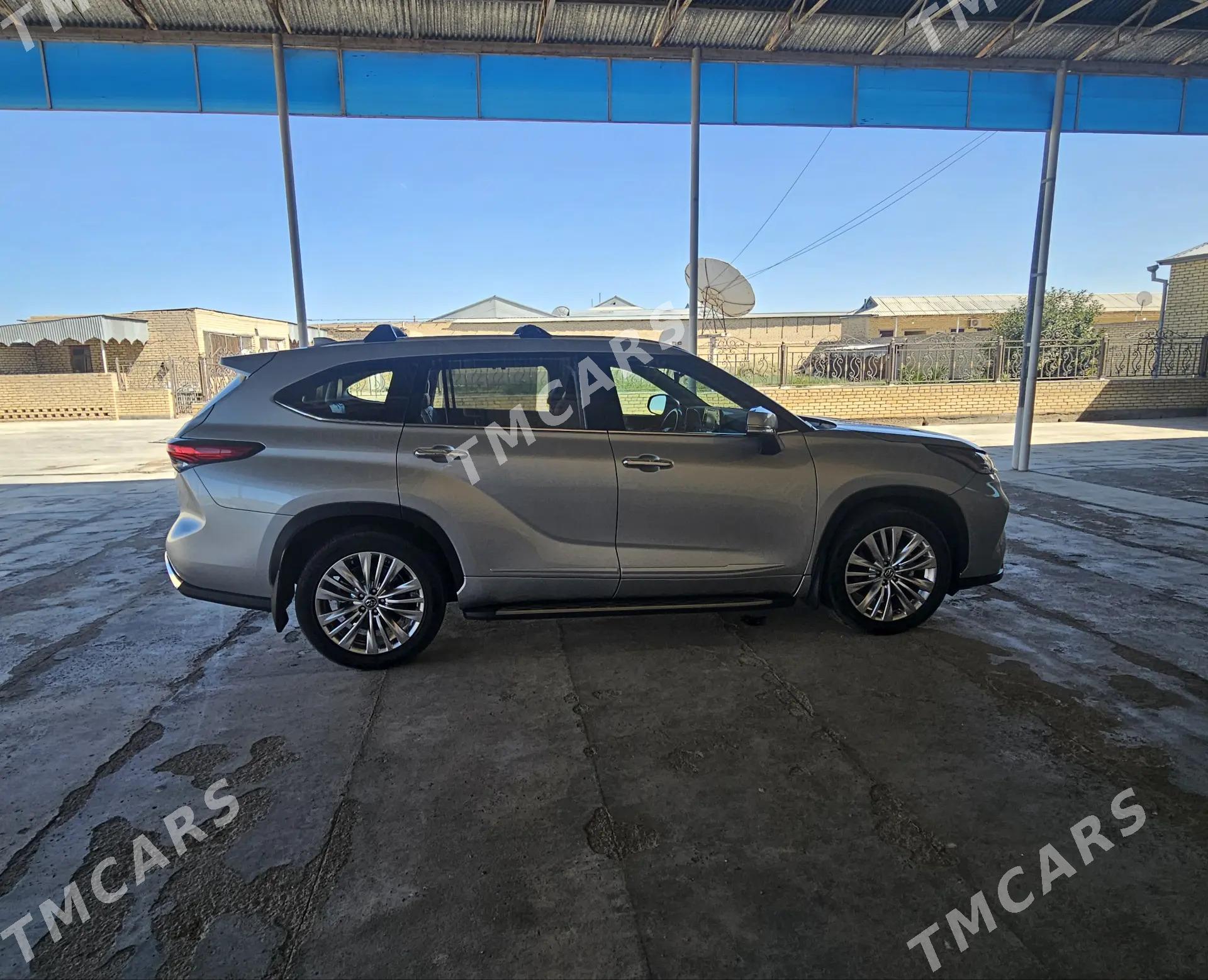 Toyota Highlander 2021 - 580 000 TMT - Baýramaly - img 6
