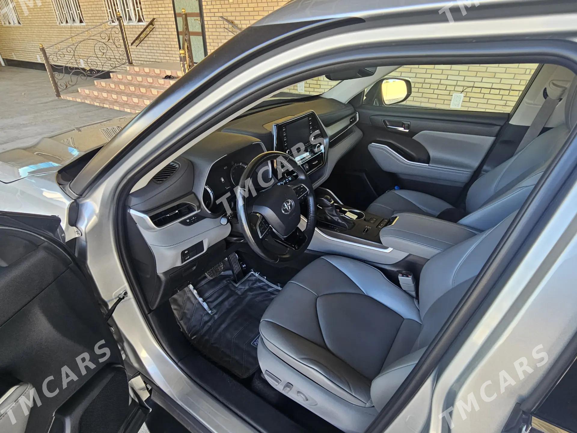 Toyota Highlander 2021 - 580 000 TMT - Baýramaly - img 3