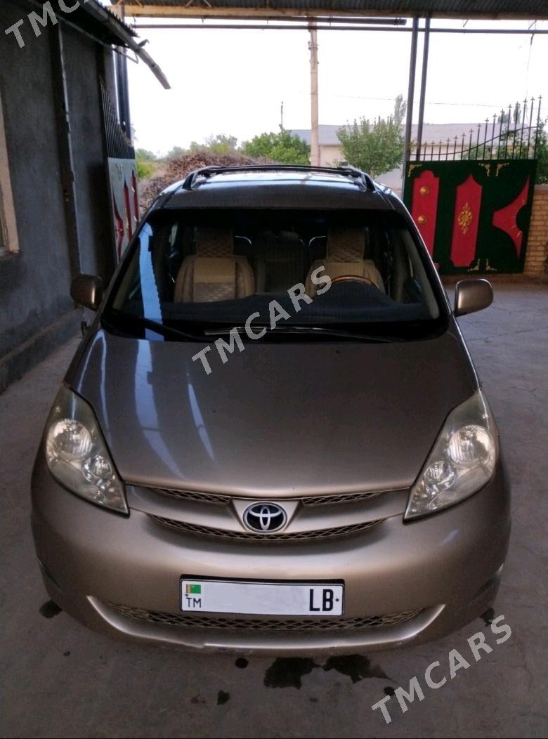 Toyota Sienna 2008 - 210 000 TMT - Türkmenabat - img 8