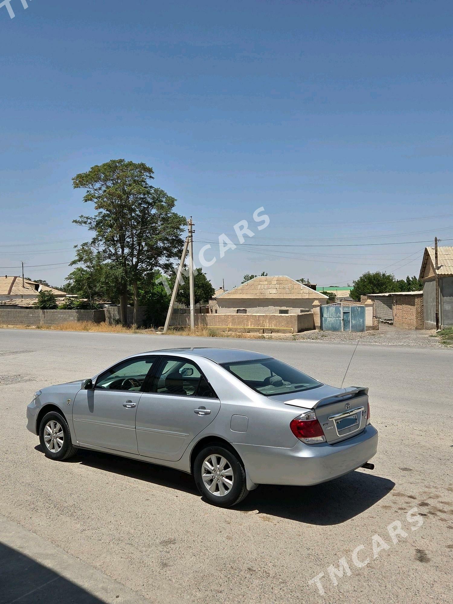Toyota Camry 2004 - 120 000 TMT - Кака - img 3