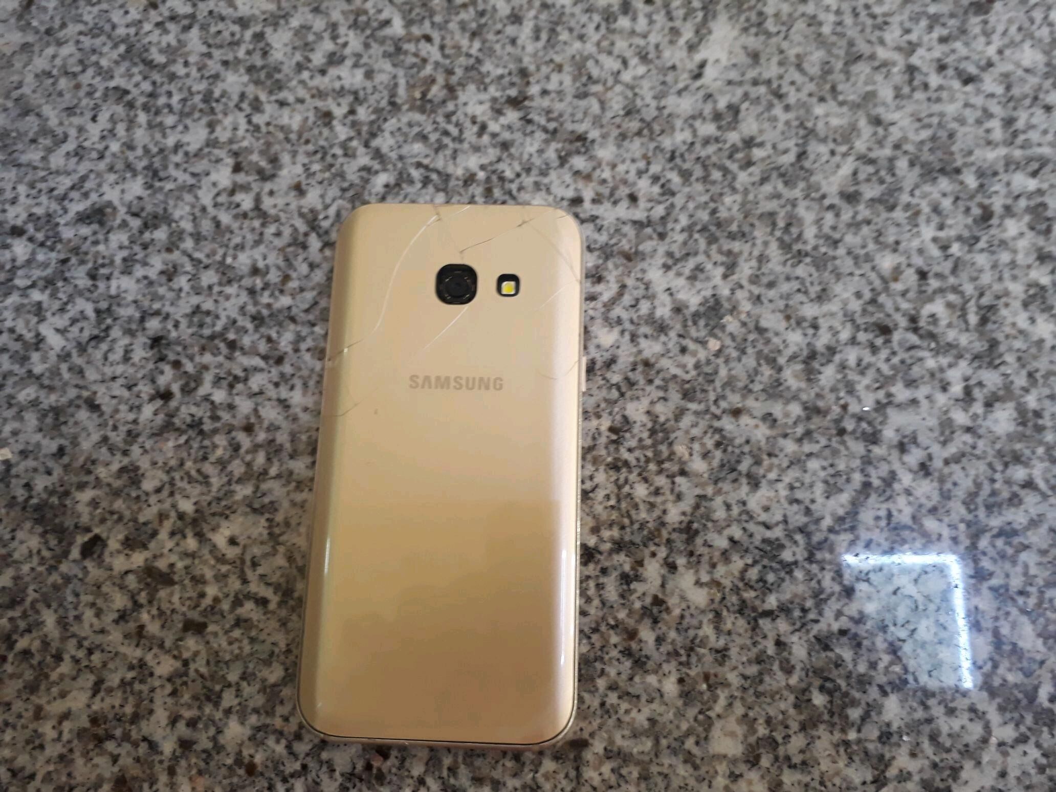 Samsung A 3 17 - Aşgabat - img 3