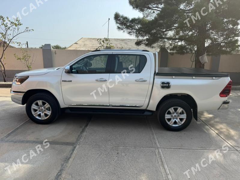 Toyota Hilux 2022 - 600 000 TMT - Türkmenbaşy - img 2