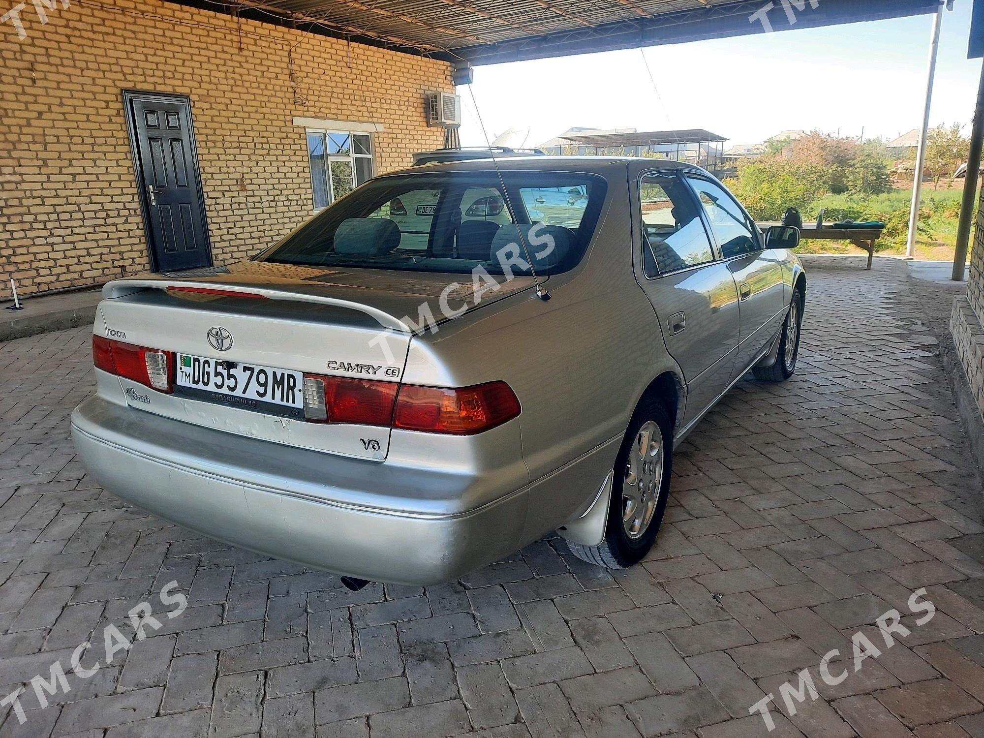 Toyota Camry 2001 - 135 000 TMT - Baýramaly - img 3