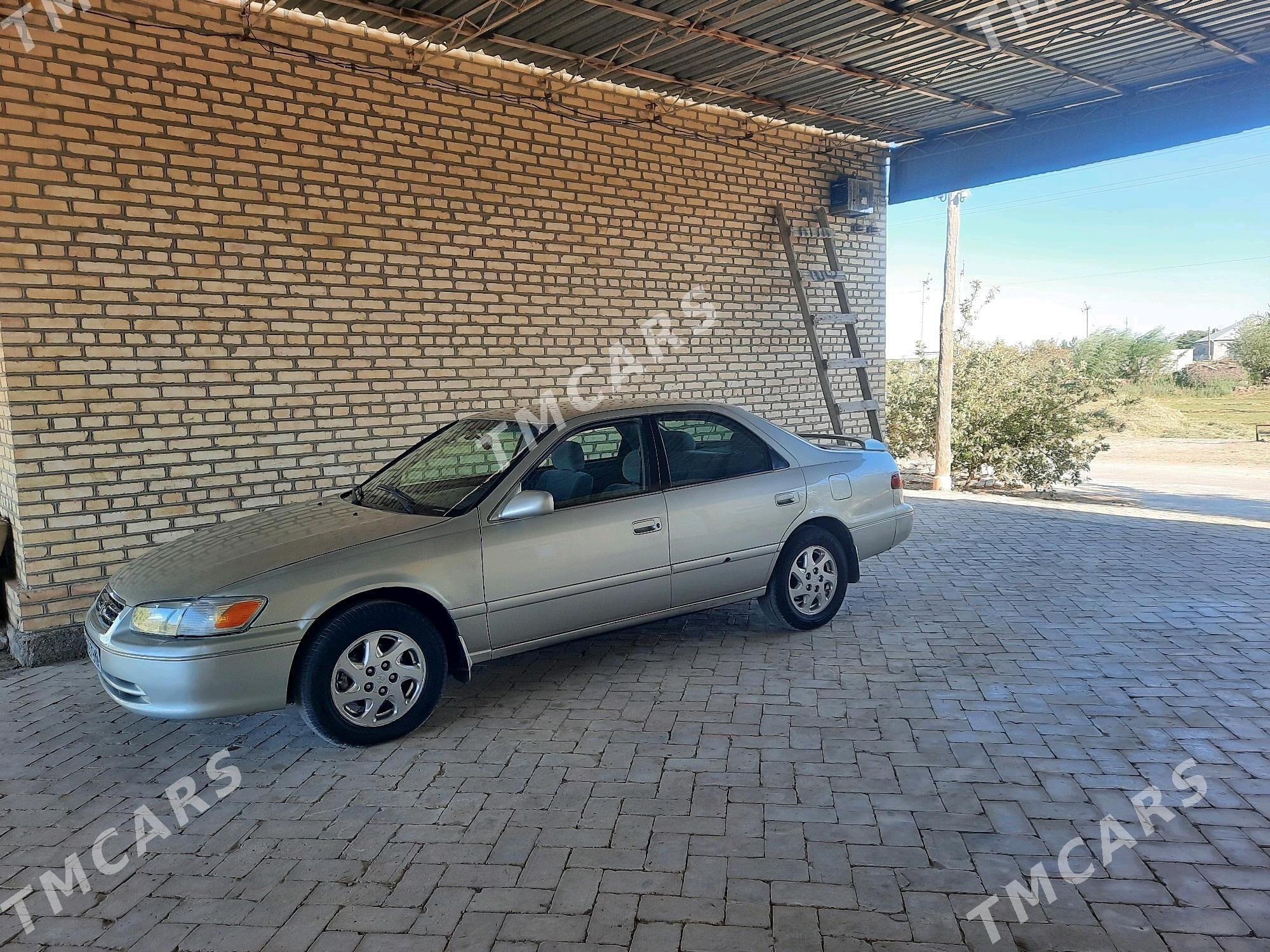 Toyota Camry 2001 - 135 000 TMT - Baýramaly - img 9
