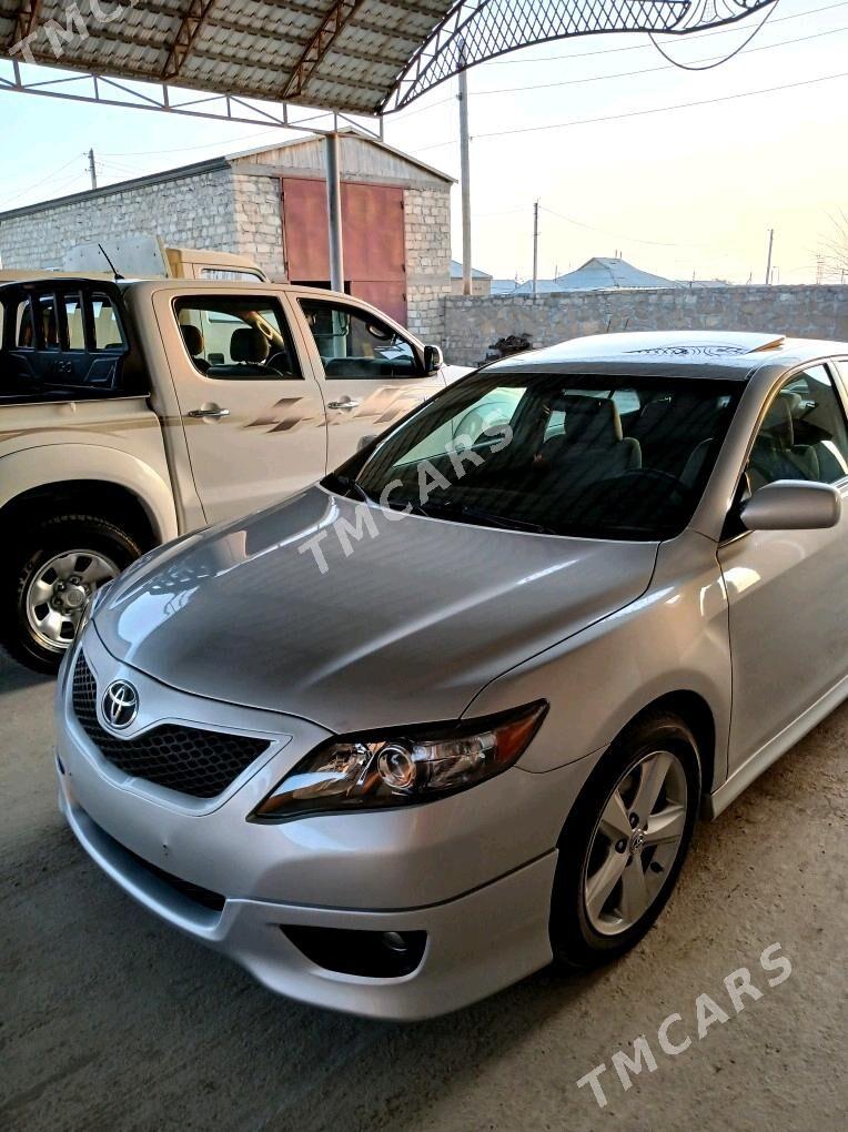 Toyota Camry 2011 - 220 000 TMT - Гумдаг - img 2