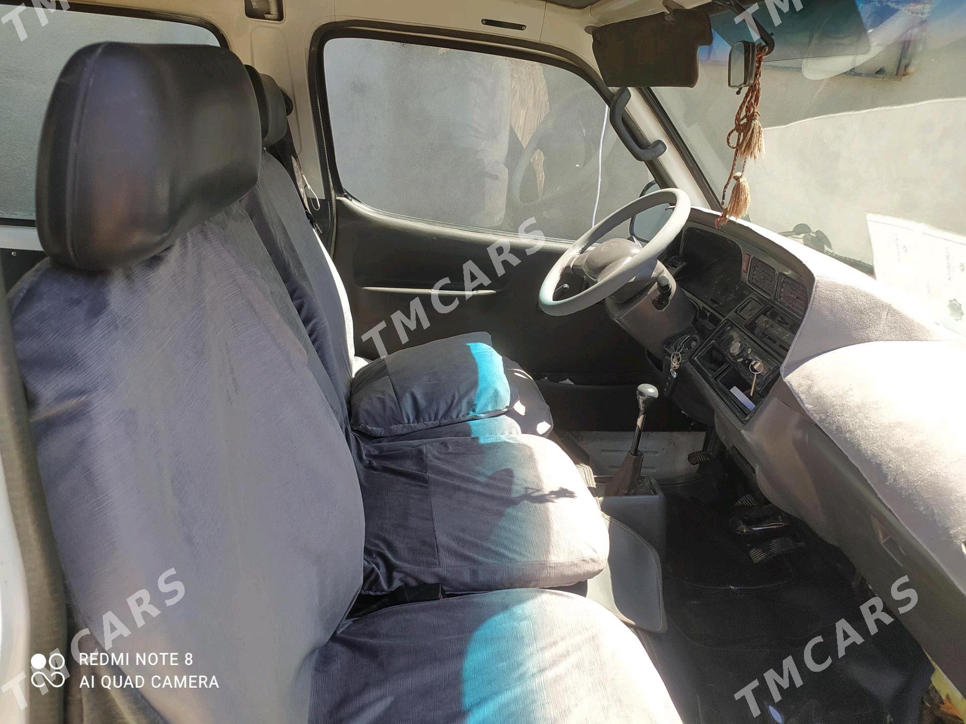Toyota Hiace 2004 - 120 000 TMT - Магданлы - img 2