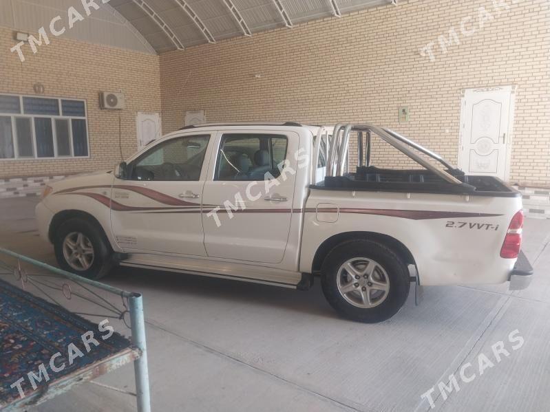 Toyota Hilux 2007 - 190 000 TMT - Халач - img 6