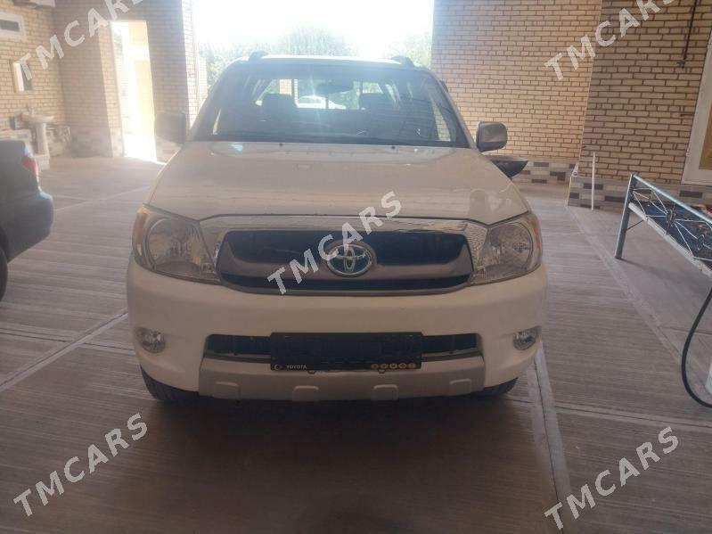 Toyota Hilux 2007 - 190 000 TMT - Халач - img 2