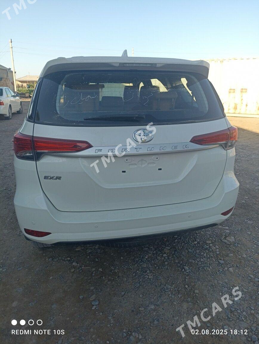 Toyota Fortuner 2022 - 600 000 TMT - Мары - img 7