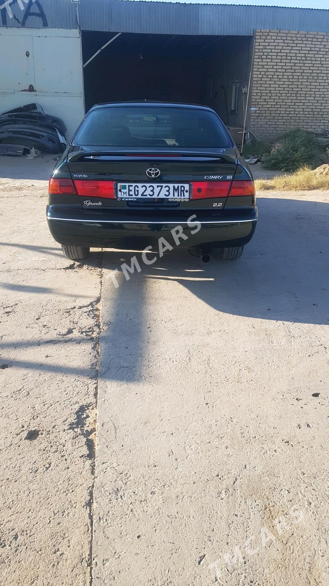Toyota Camry 2001 - 140 000 TMT - Ёлётен - img 4