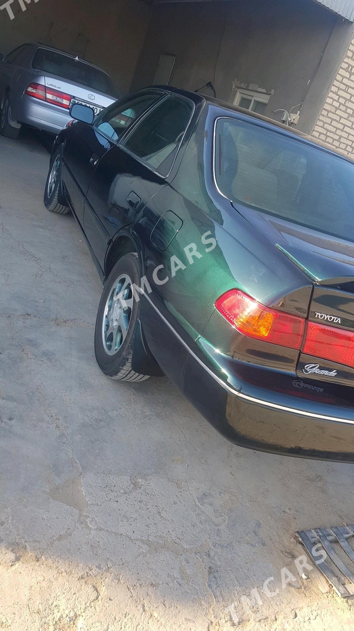 Toyota Camry 2001 - 140 000 TMT - Ёлётен - img 3