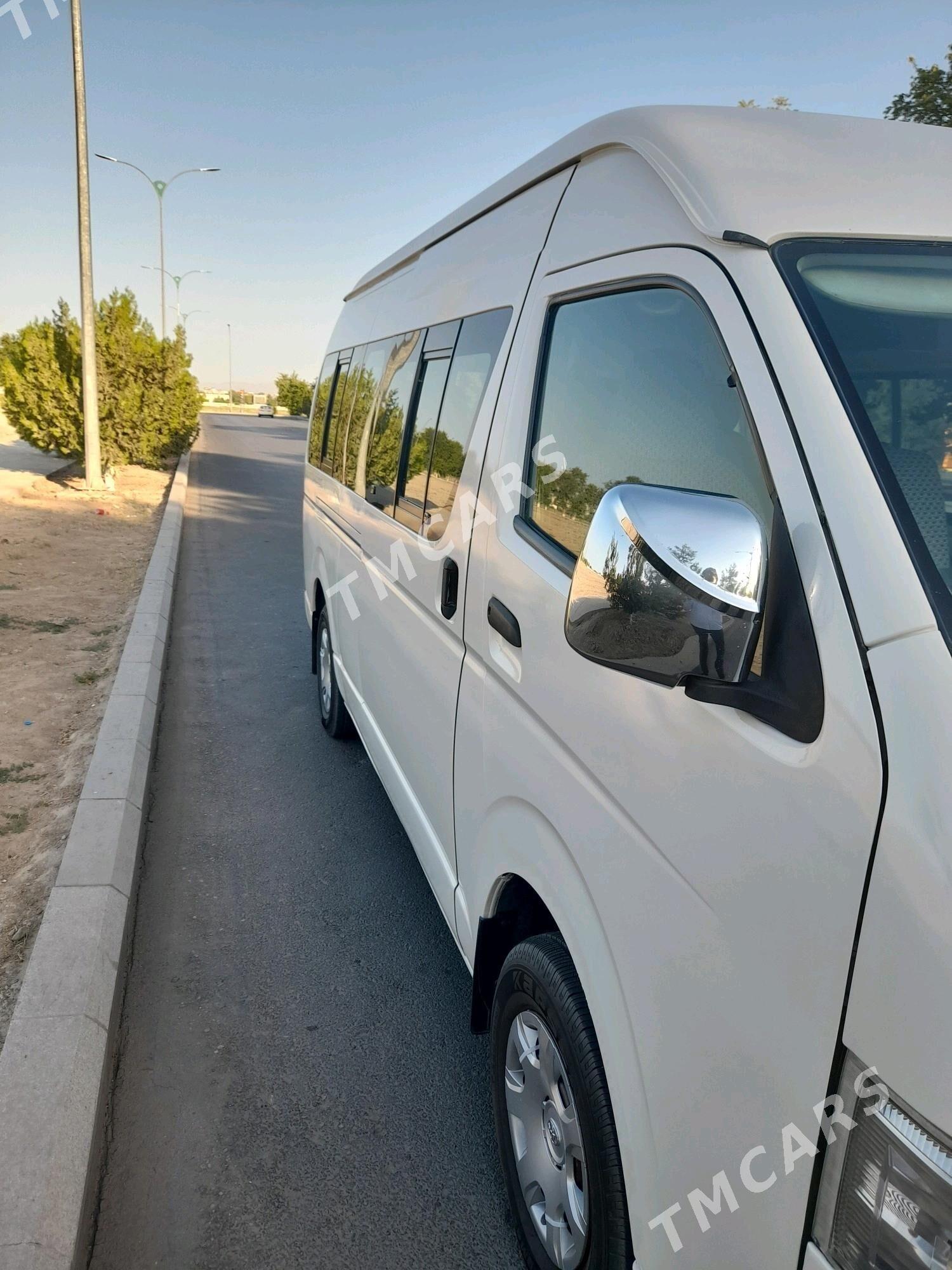 Toyota Hiace 2010 - 370 000 TMT - Гёкдже - img 2