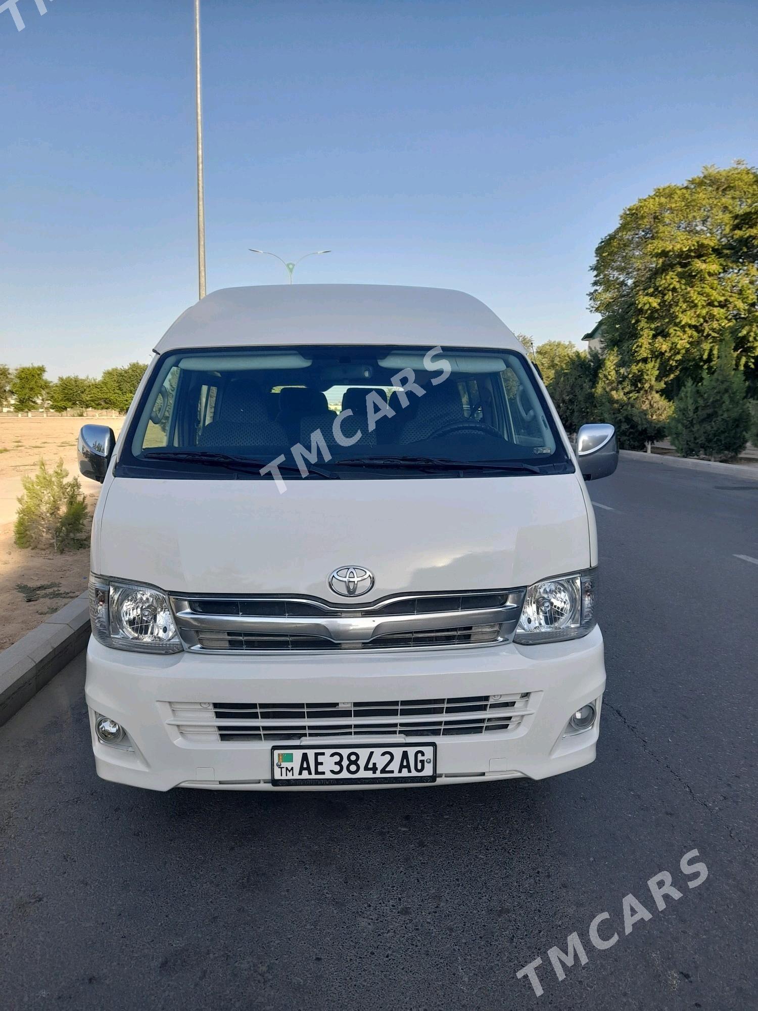 Toyota Hiace 2010 - 370 000 TMT - Гёкдже - img 4