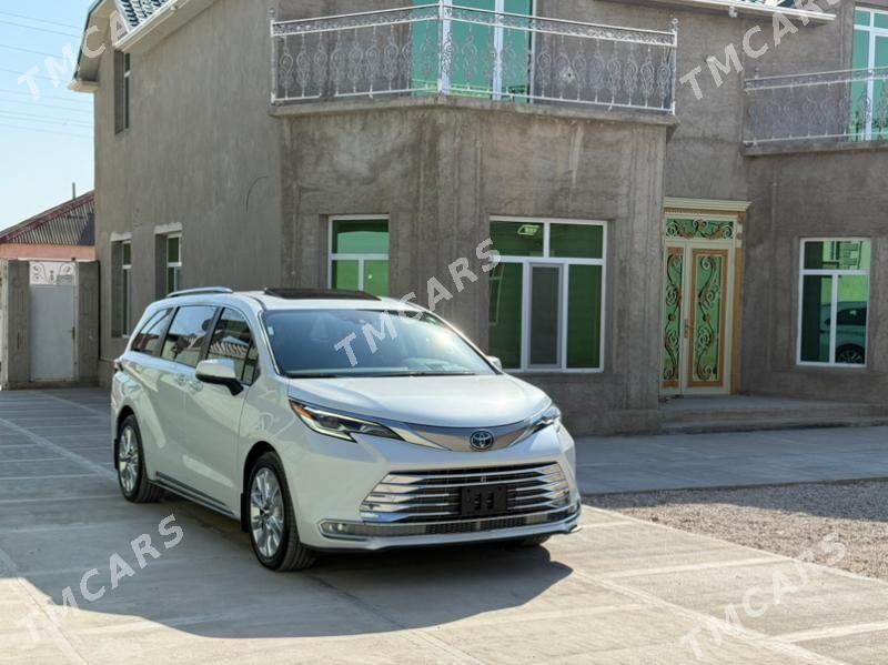 Toyota Sienna 2022 - 699 000 TMT - "Altyn Asyr" Gündogar bazary (Jygyllyk) - img 2
