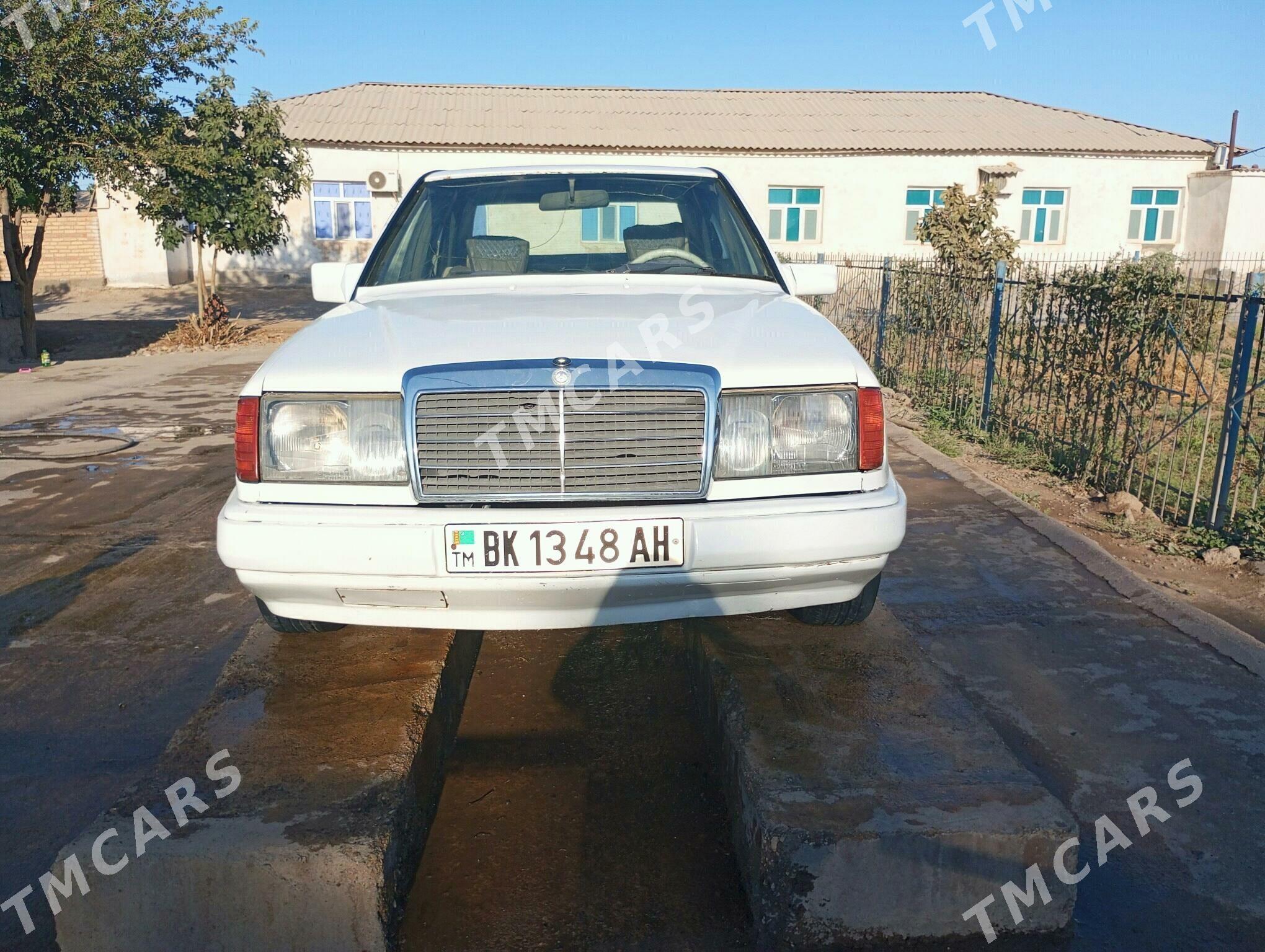 Mercedes-Benz 230E 1989 - 18 000 TMT - Теджен - img 4