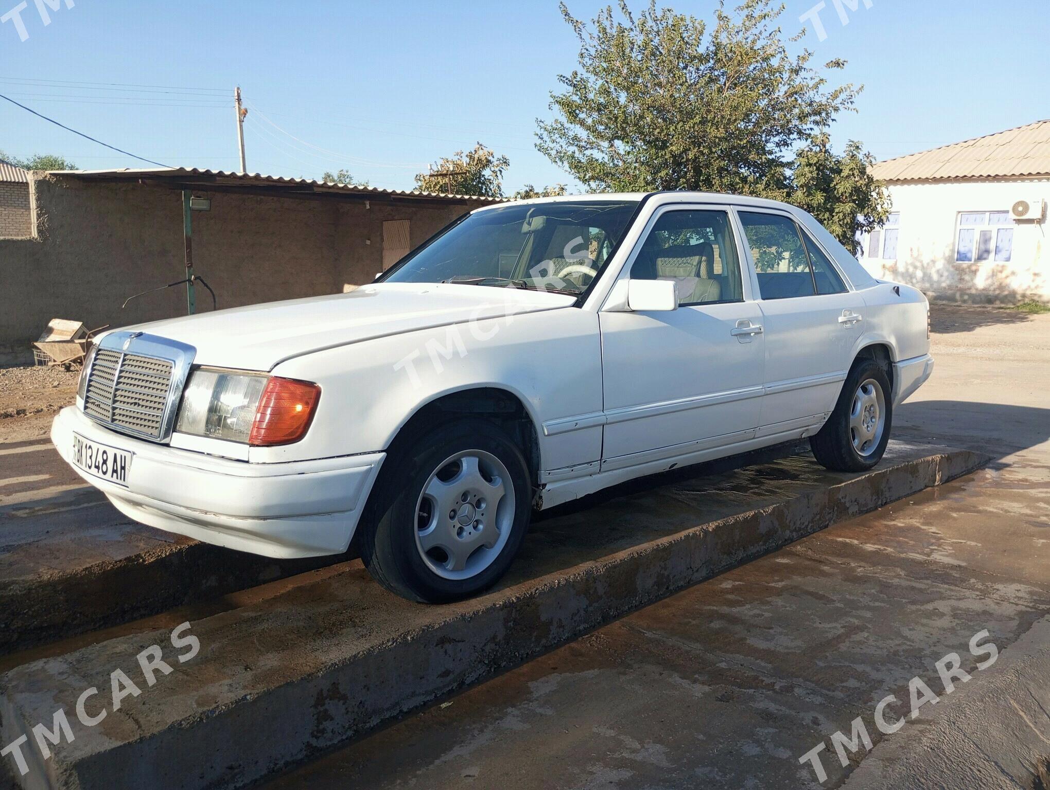 Mercedes-Benz 230E 1989 - 18 000 TMT - Теджен - img 5