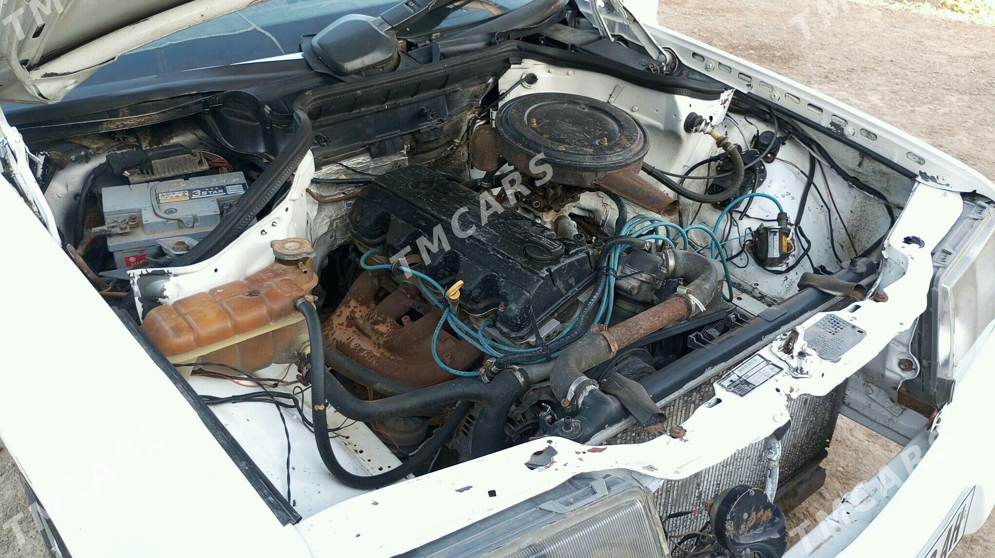 Mercedes-Benz 230E 1989 - 18 000 TMT - Теджен - img 3