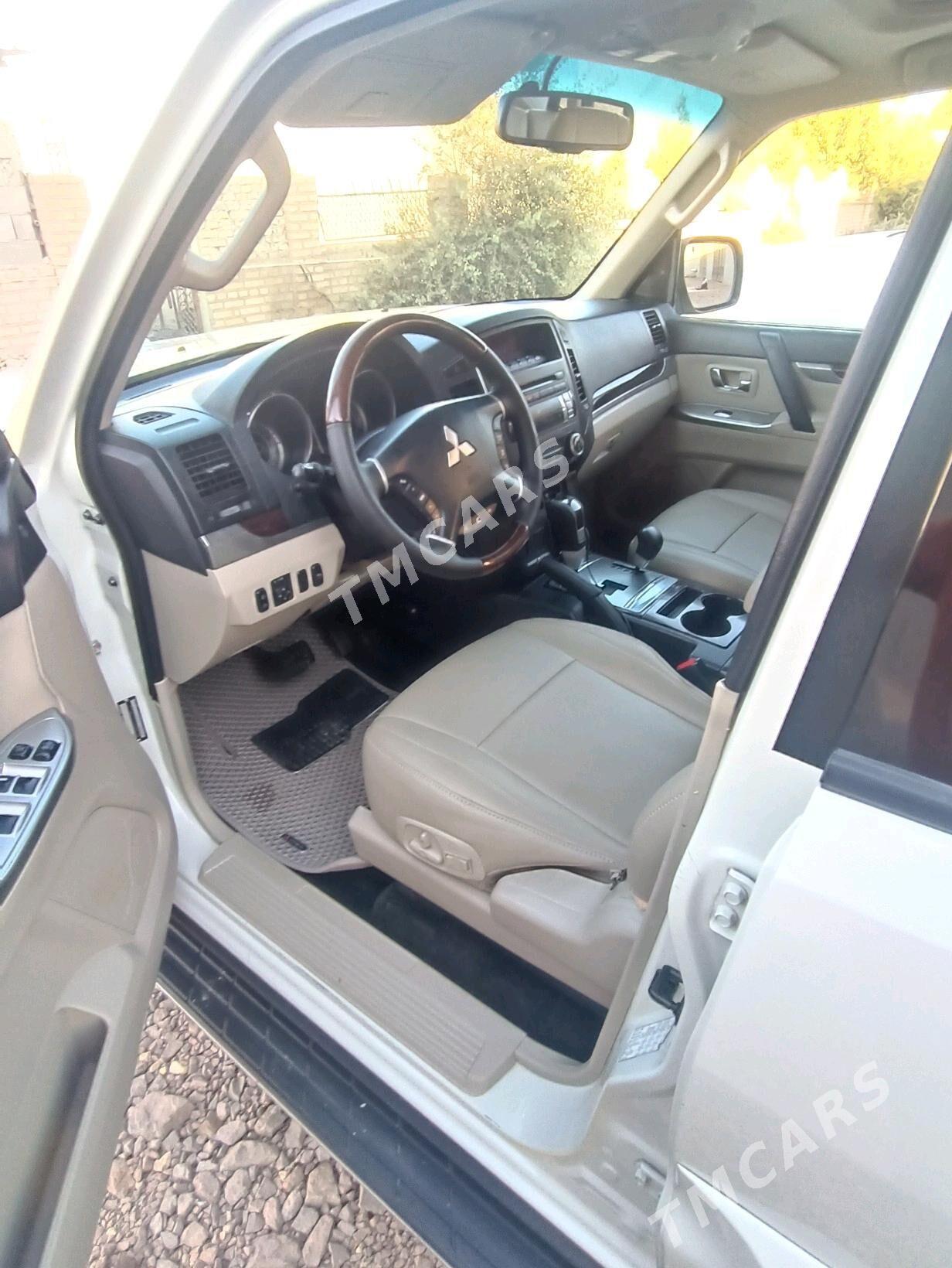 Mitsubishi Pajero 2014 - 260 000 TMT - Гороглы (Тагта) - img 6