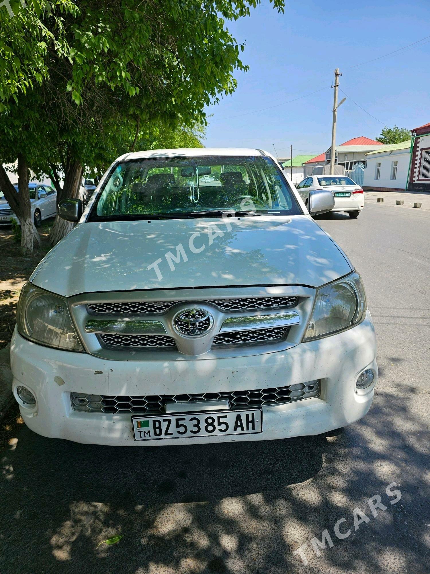 Toyota Hilux 2009 - 250 000 TMT - Теджен - img 5