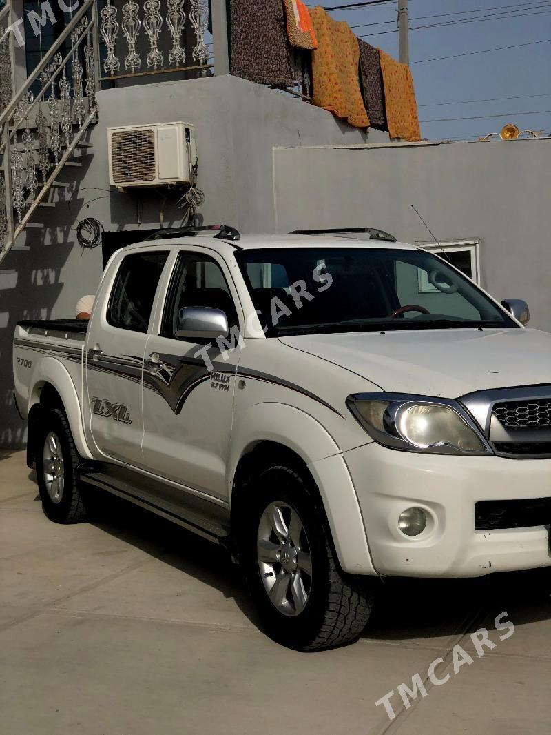 Toyota Hilux 2010 - 350 000 TMT - Türkmenbaşy - img 5