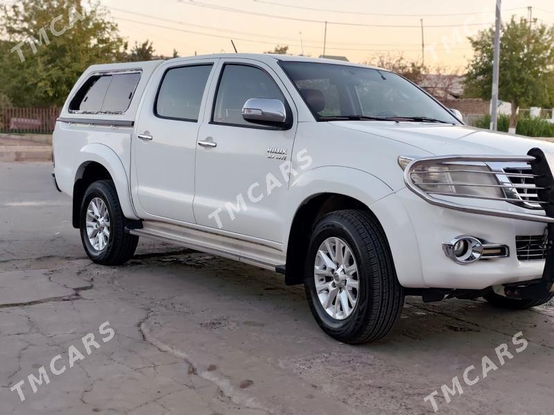 Toyota Hilux 2015 - 420 000 TMT - Туркменабат - img 4