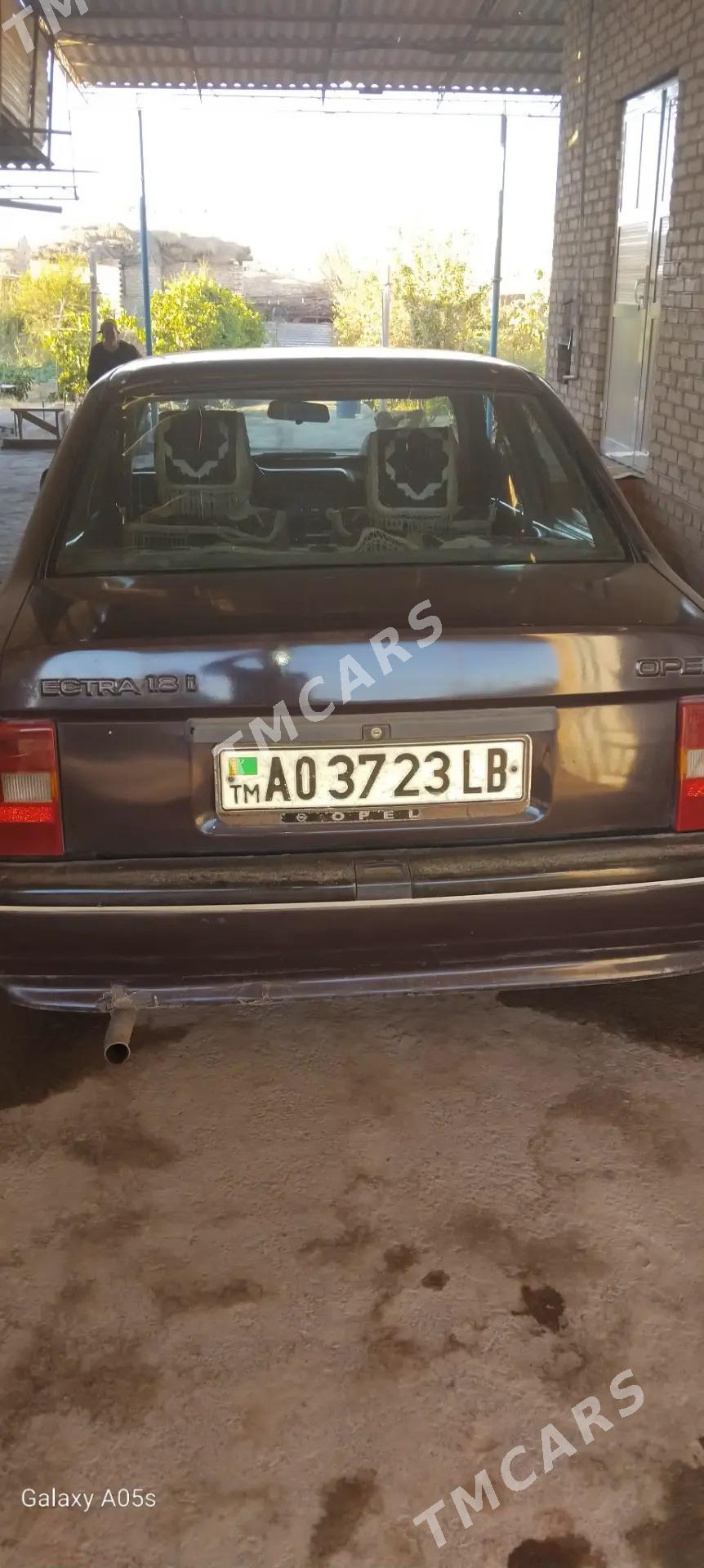 Opel Vectra 1992 - 15 000 TMT - Sakar - img 2