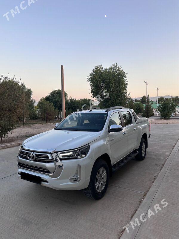 Toyota Hilux 2022 - 588 000 TMT - Aşgabat - img 3