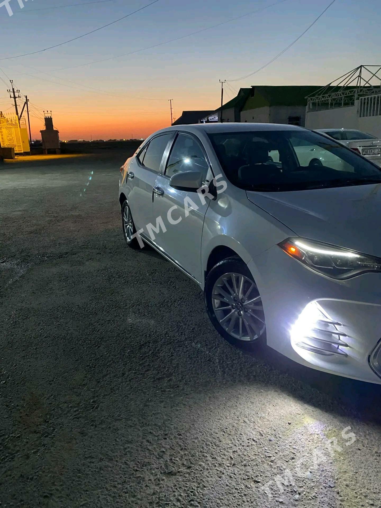 Toyota Corolla 2018 - 210 000 TMT - Ашхабад - img 8