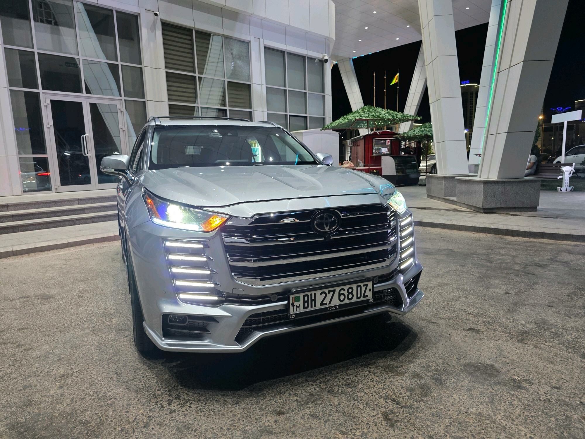 Toyota Highlander 2021 - 540 000 TMT - Дашогуз - img 2