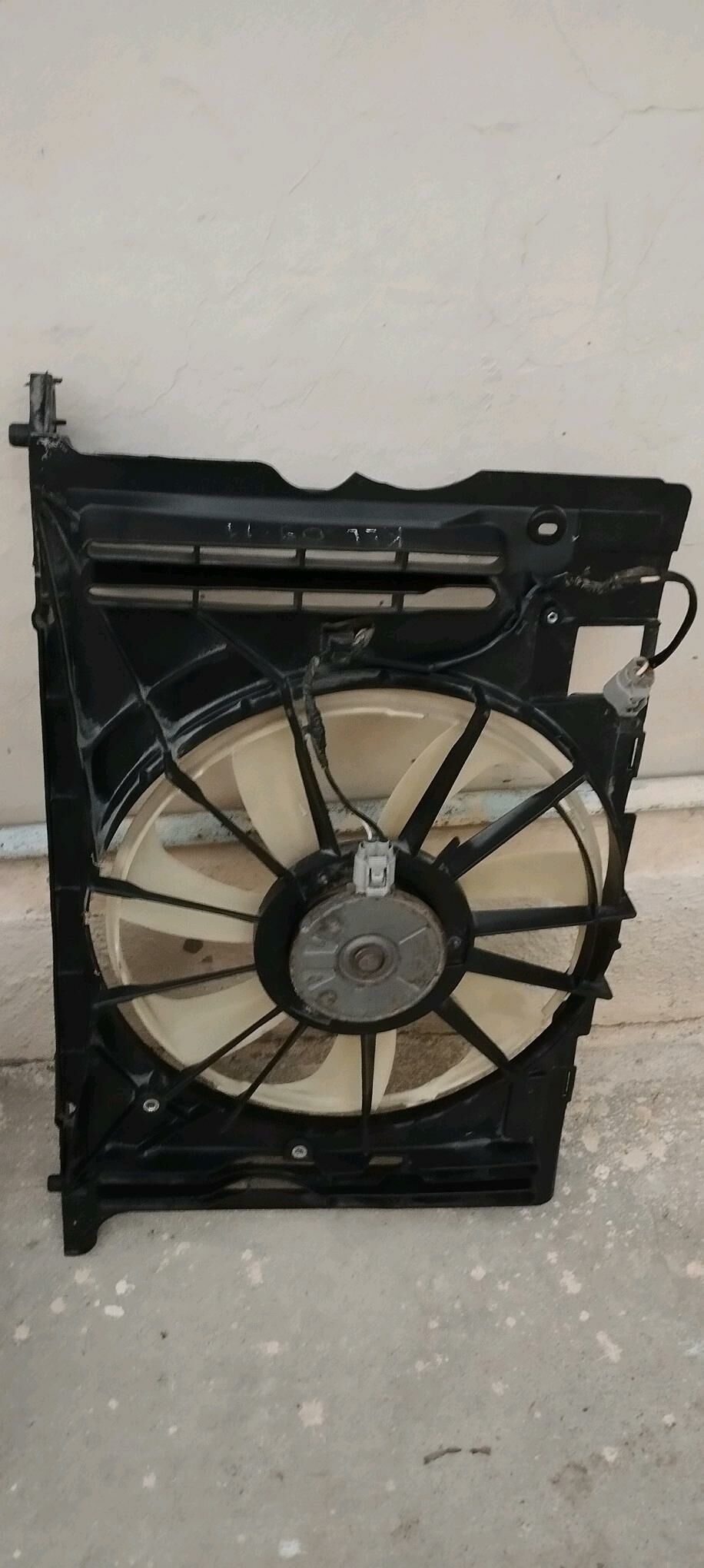 Karolla Radiator lopus 1 000 TMT - Büzmeýin - img 2
