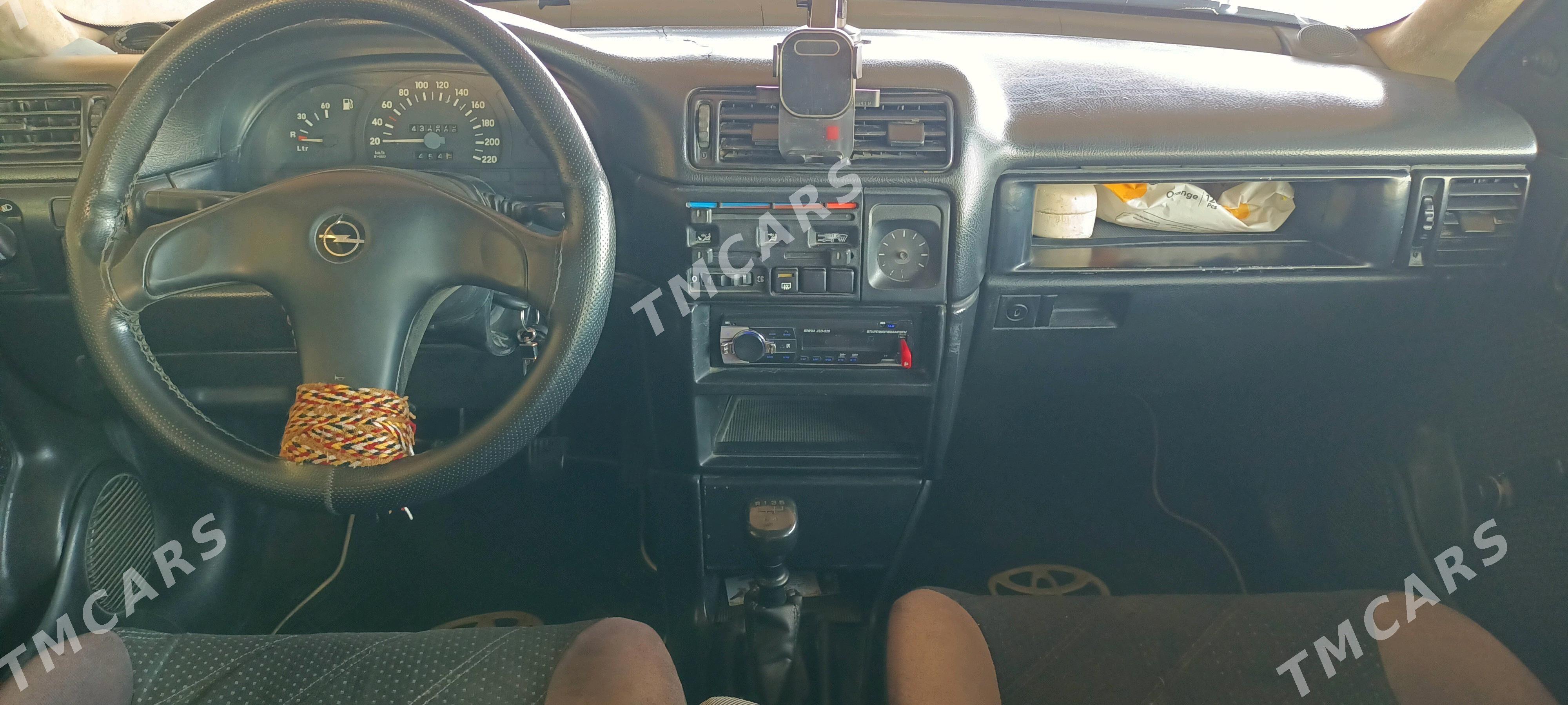 Opel Vectra 1992 - 36 000 TMT - Байрамали - img 4