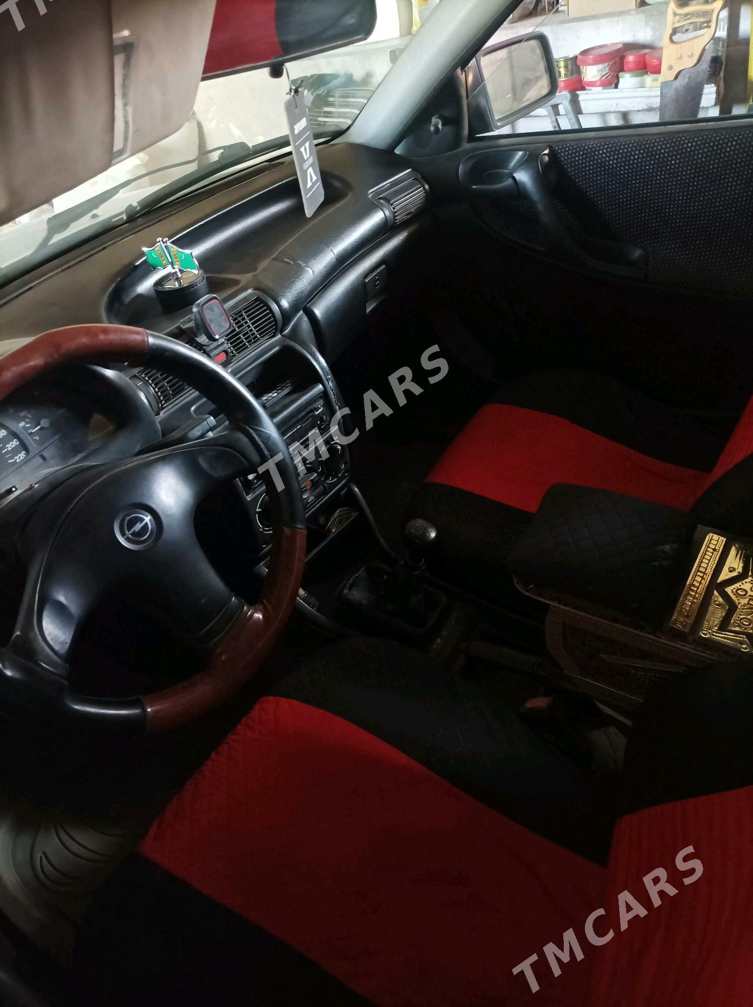 Opel Astra 1993 - 32 000 TMT - Болдумсаз - img 4