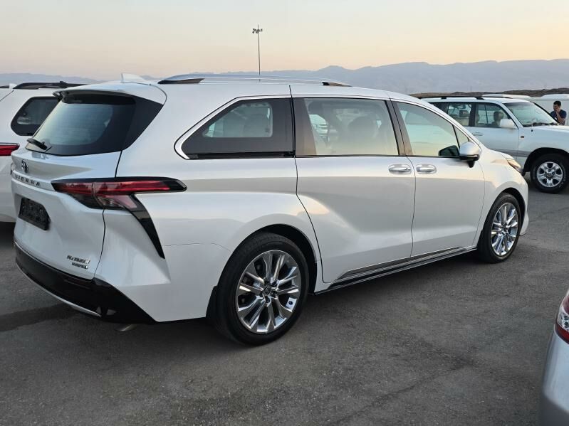 Toyota Sienna 2022 - 710 000 TMT - Aşgabat - img 5